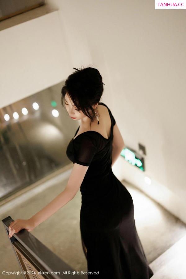 梦心玥  [XiuRen]高清写真图 2024.11.29 No.9526 梦心玥 黑丝美腿第12张图片